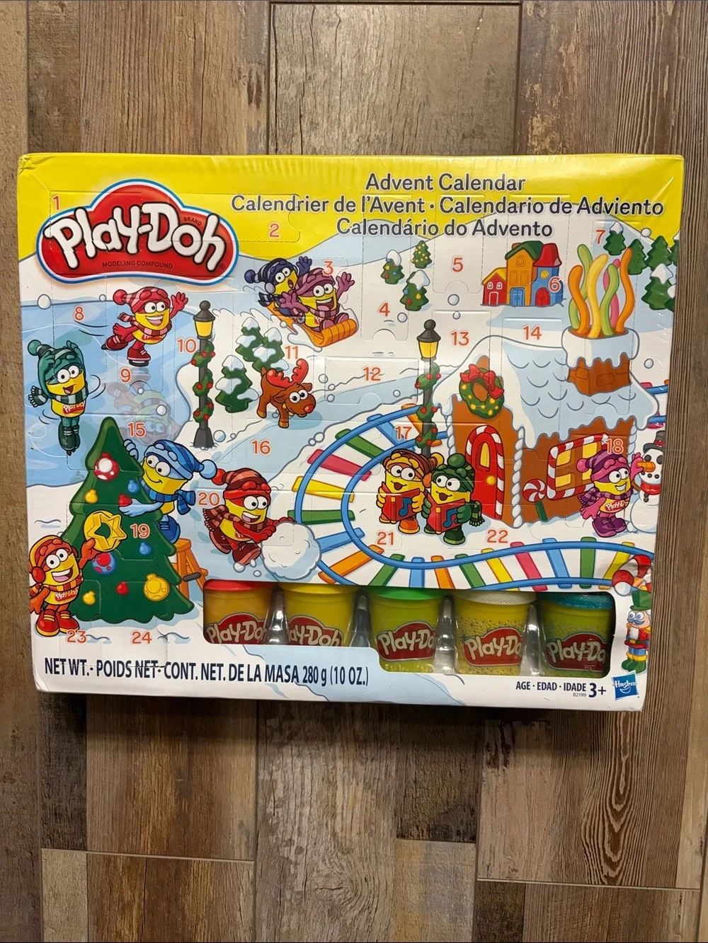 Hasbro Play-Doh Advent Calendar With 24 Accessories 5 Cans Of Modeling Compound